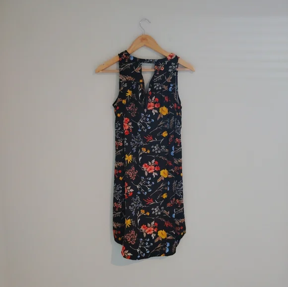 Old Navy Floral Sleeveless Dress - Picture 4 of 8